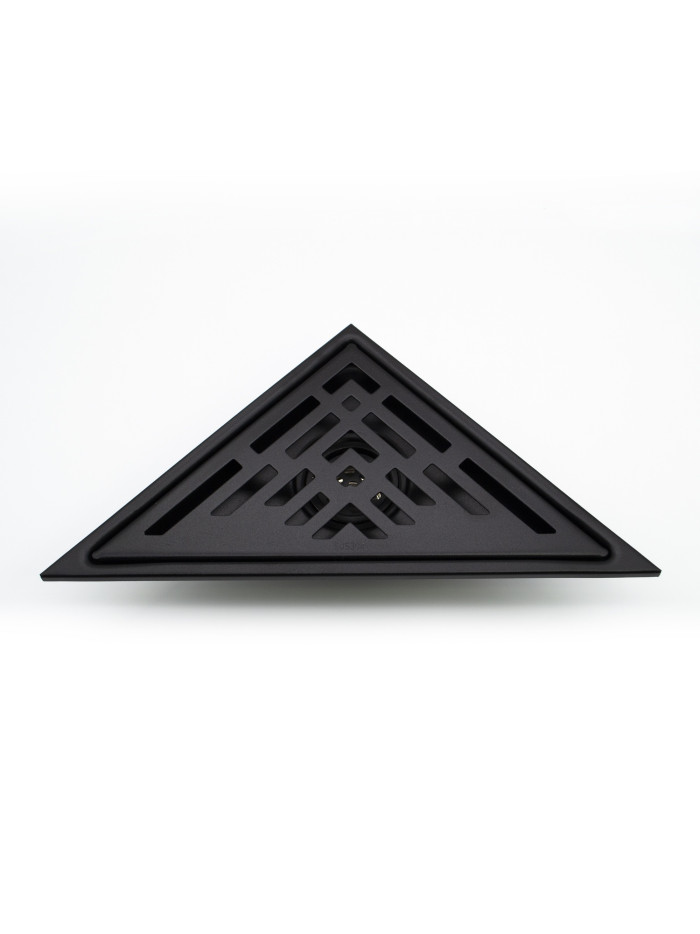 REJILLA TRIANGULAR 2028CM NEGRA